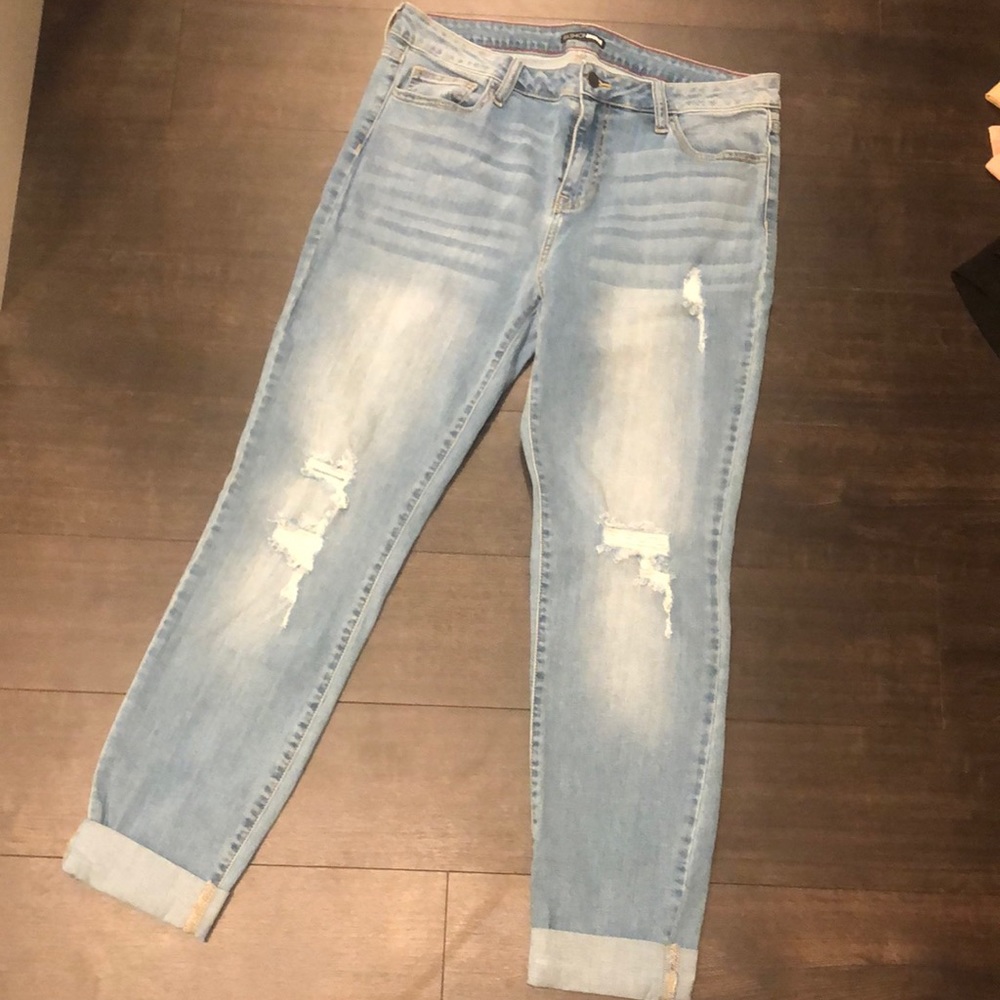 Fashionnova ripped Denim Jeans size 13 never worn